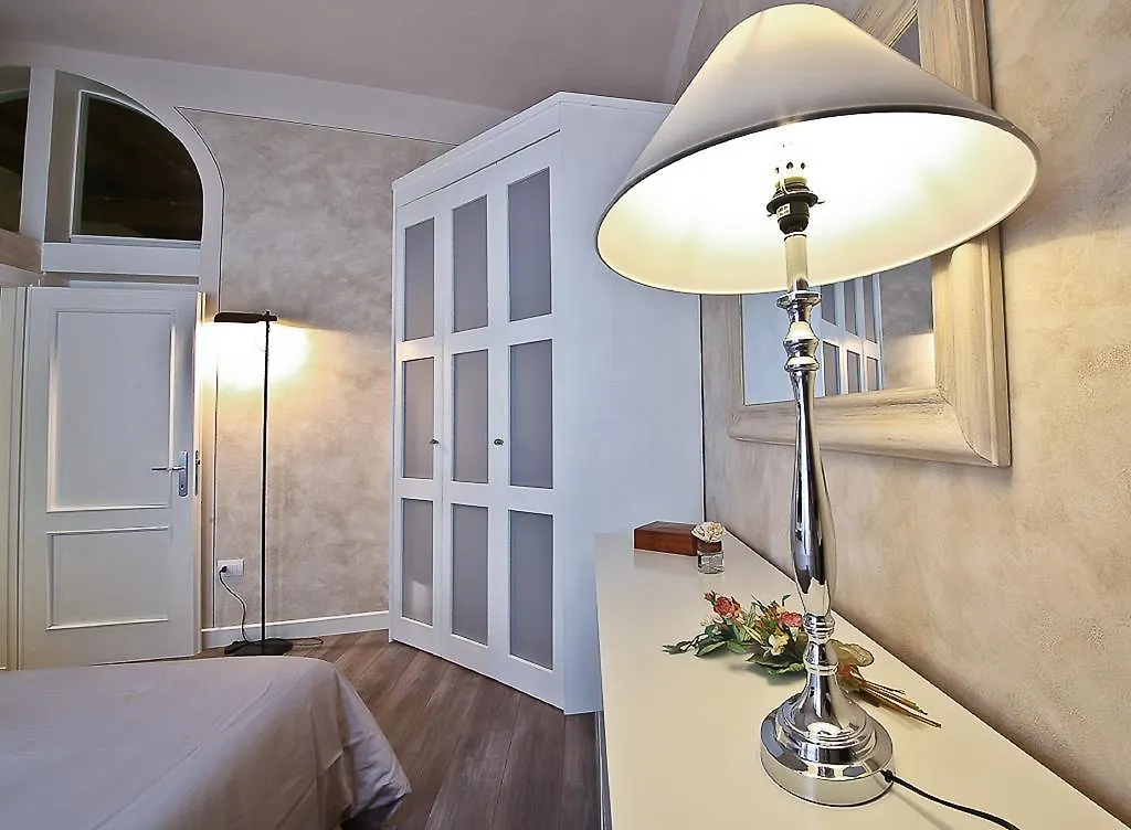 Apartments Florence - Giglio Santa Trinita Italie